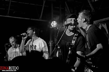 Desorden + Skama la Rede + Memoria de Pez + Perdiendo el Norte en Parres (Diciembre de 2011)