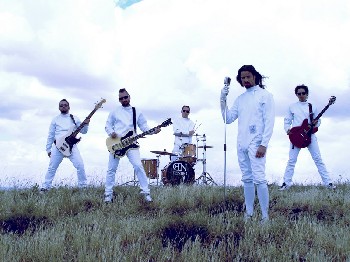 De H&Atilde;&copy;roes y Gobernantes, v&Atilde;&shy;deo adelanto de Deniro