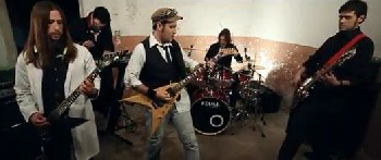 Ego&Atilde;&shy;smo, primer videoclip de Hyde XXI