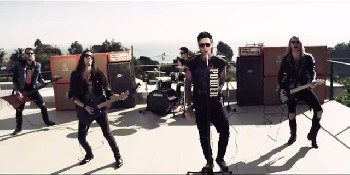 Nuevo videoclip de Blessed by a Broken Heart