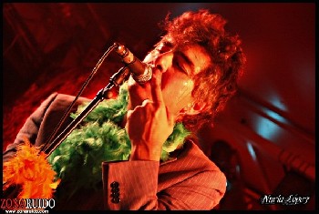 La Chari, v&Atilde;&shy;deo de Kike Su&aacute;rez & La Desbandada