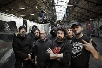 Def con dos: Espa&Atilde;&plusmn;a es idiota (videoclip y gira)