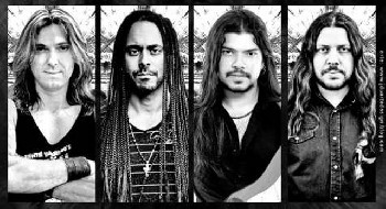 Living And Drifting, v&Atilde;&shy;deo de Almah