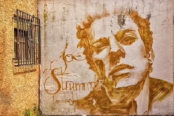 Inaugurada la plaza Joe Strummer en Granada